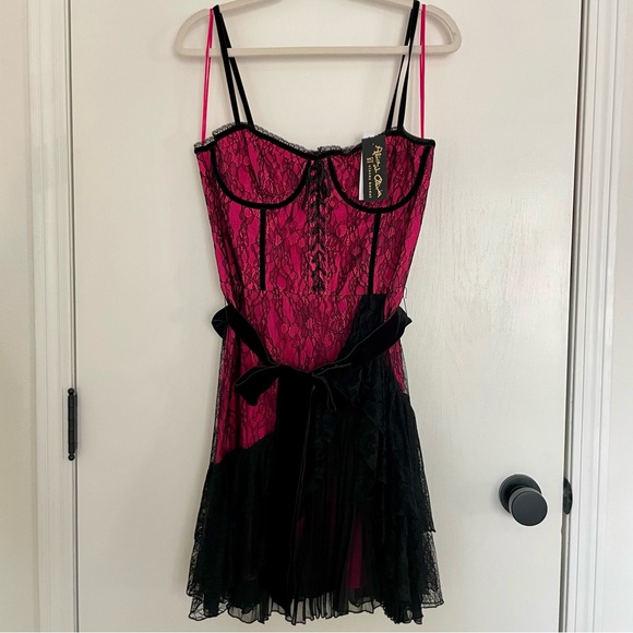 NWT Alice + Olivia CHANTIL LACE RUFFLE MINI GOWN - Picture 7 of 8